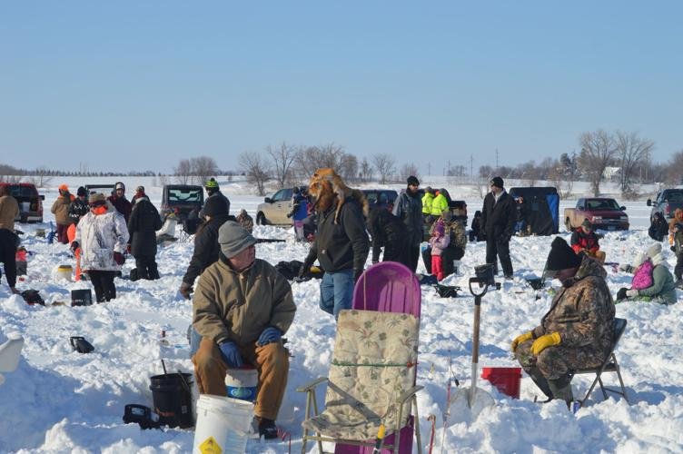 Erfrischung in der Winterlandschaft: 5 Ideen für einen entspannten Winterurlaub, ice fishing casino